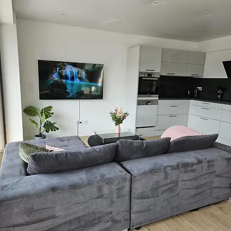 Stilvolle Mit Blick Und Selbst-check-in Apartment