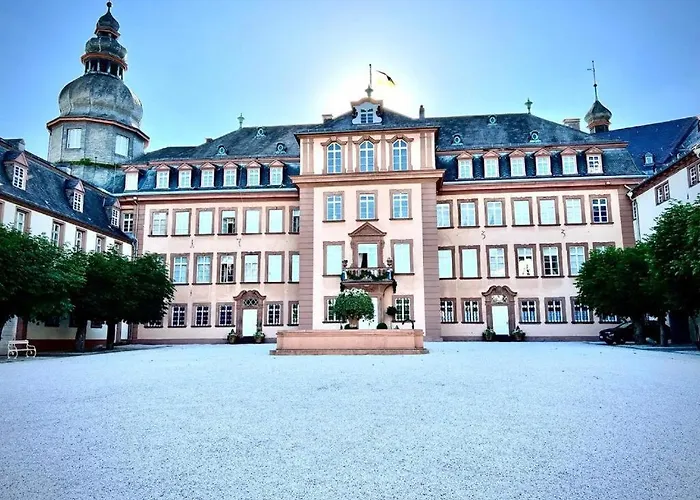 Stilvolle Mit Blick Und Selbst-check-in *